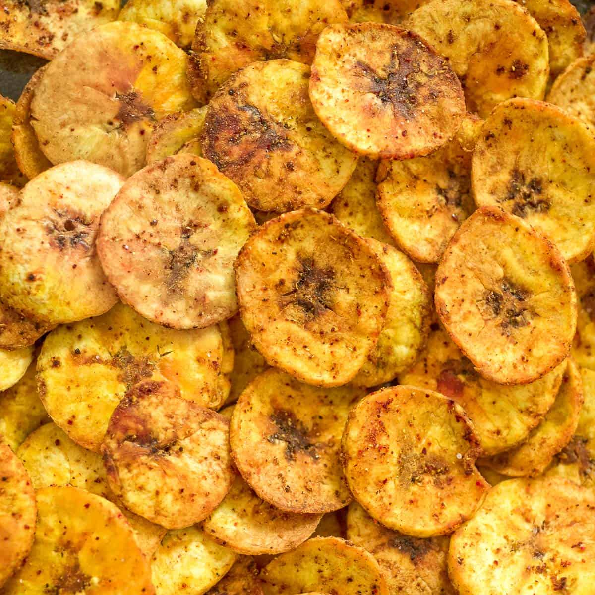 pile of crisp bananas